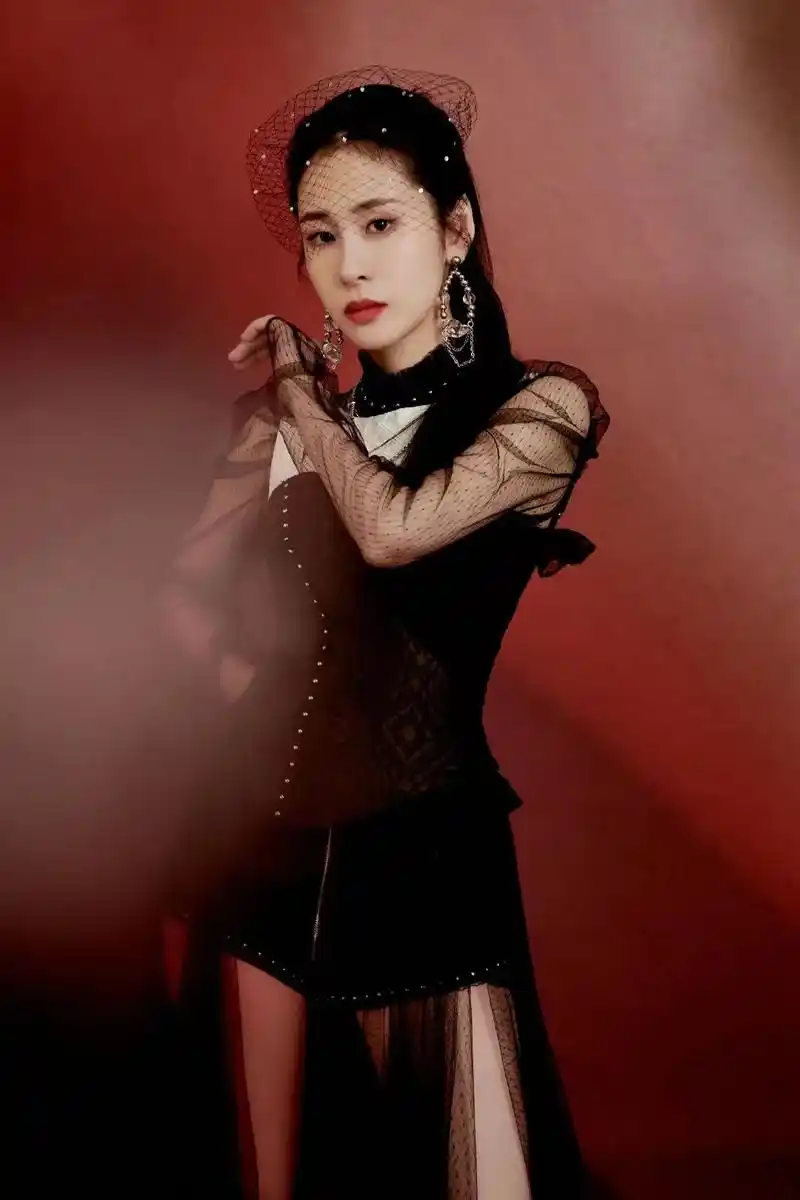 张碧晨与华晨宇关系曝光,两张照片揭示二人不为人知的一面