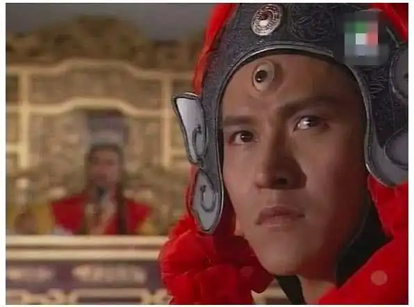 马德钟演的二郎神,身材高大,英俊而又帅气,最主要的是身上总是有着一