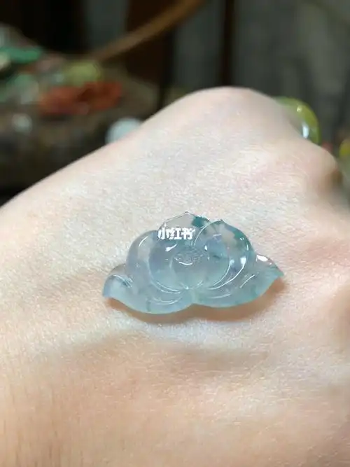 冰种飘青花翡翠莲花