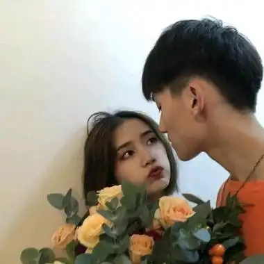 2021微信比较独特的情侣头像双人一左一右图片