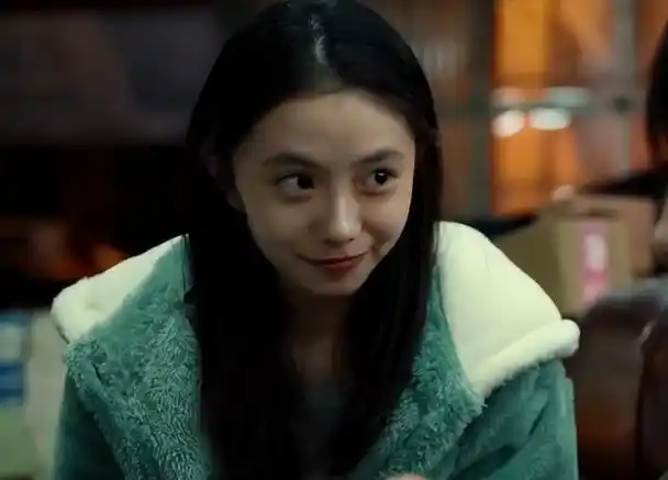 看到刘浩存,你可以不相信人品和演技,但一定要相信资本的审美