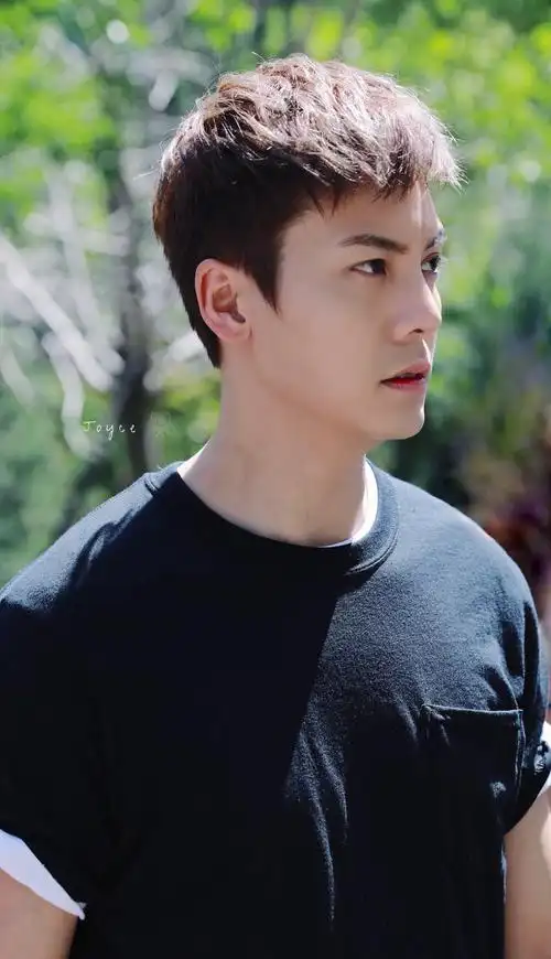 【陈伟霆 william chan】180831 风暴舞 李俊杰 探班 960 x 1670 px