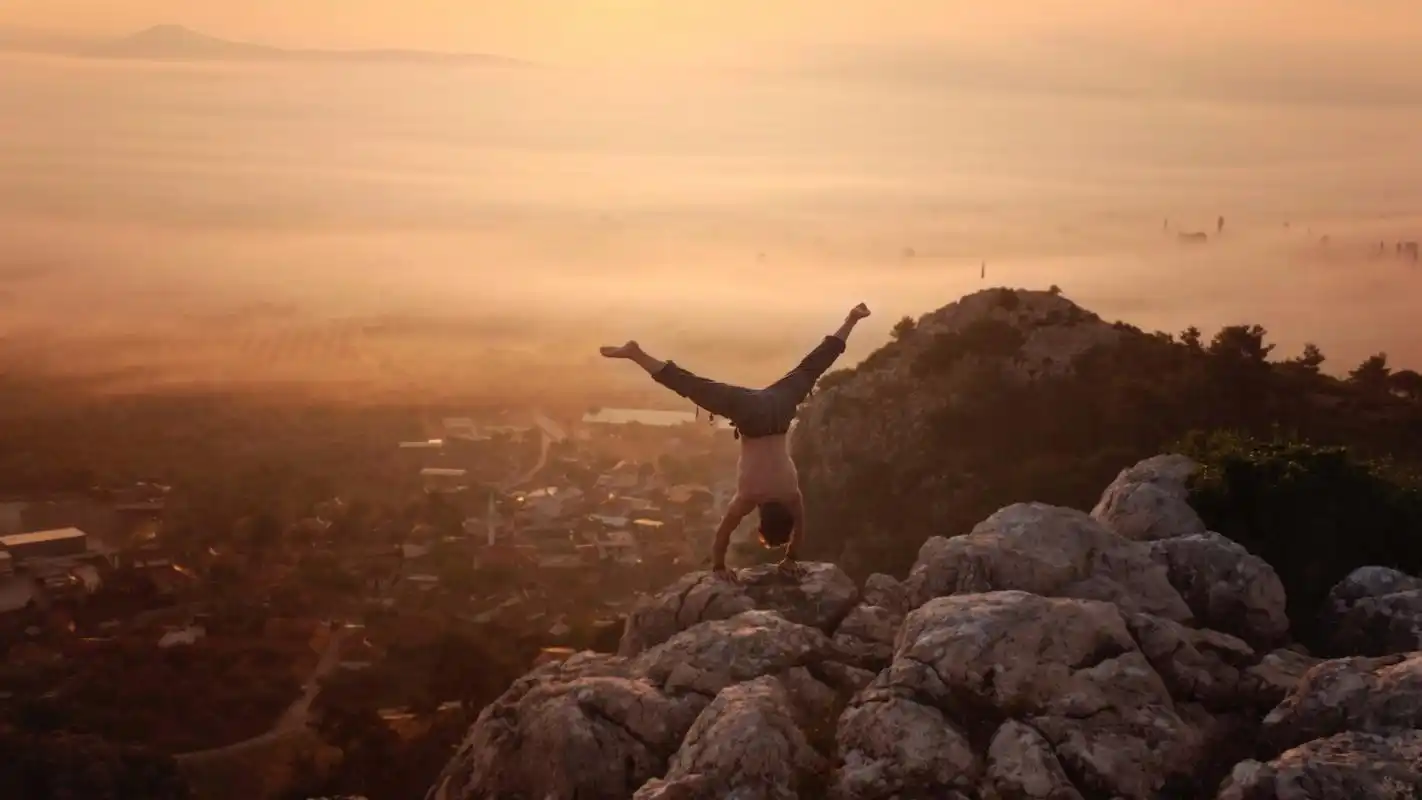 优美瑜伽动作唯美高清桌面壁纸