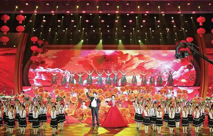 歌伴舞《美丽中国年》舞蹈《春》舞蹈《黄河号子》串烧《时代号子》歌