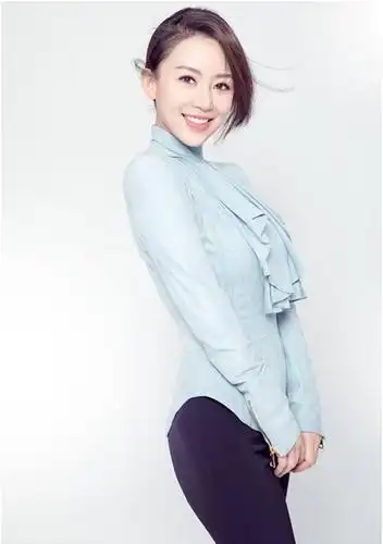 为何潘晓婷年近40还没结婚?看看她洗完澡的自拍,你敢追她吗?