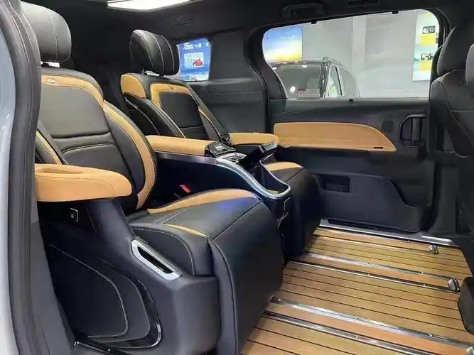 丰田塞纳改装航空座椅内饰升级