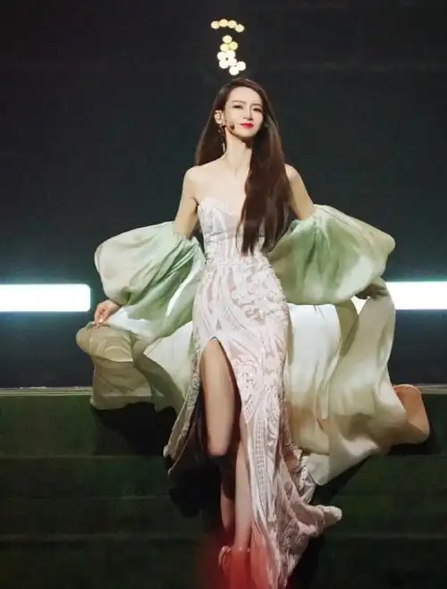 戚薇自信有时候和颜值无关#无论你是胖也好瘦也好,高也好矮也好,黑