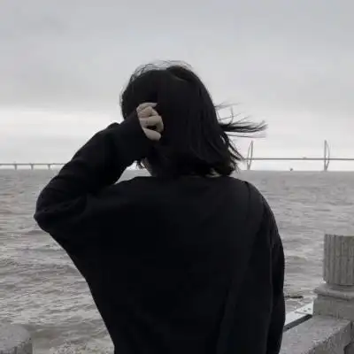 背影女生小清新意境头像 念七_微信头像_我要个性网