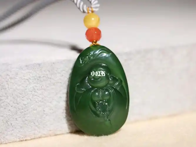 新疆和田玉碧玉菠菜绿佛公吊坠