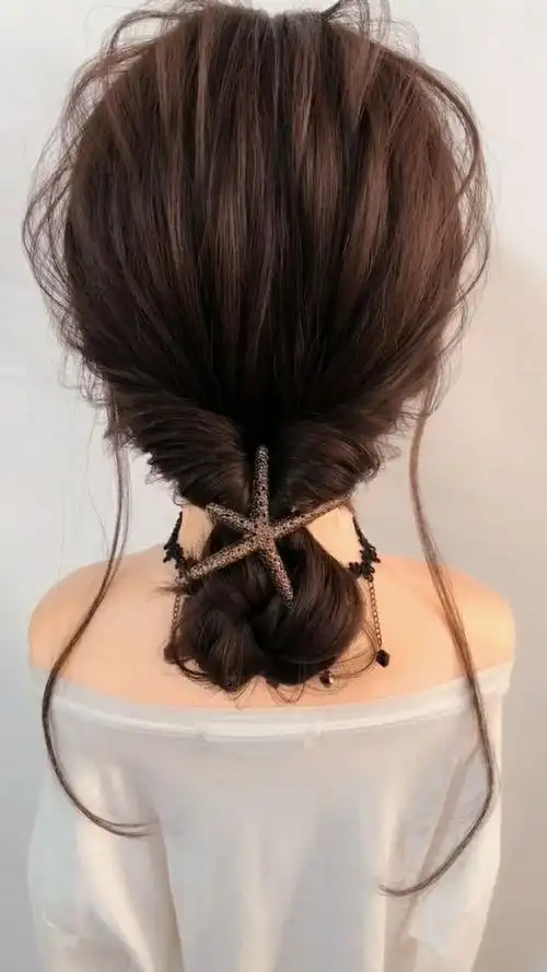 三十岁的女人,也可以扎这么洋气的头发