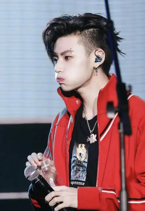 小奶鬼快让妈妈rua一下啊啊啊今天也是逃离可爱失败的一天呢～@小鬼