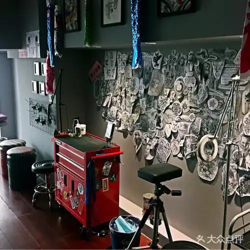 纹义堂刺青纹身脏辫工作室
