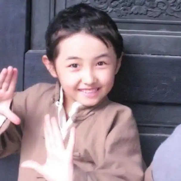 "国民闺女"张子枫:被冯小刚夸赞,和徐峥搭戏,内心强大有演技