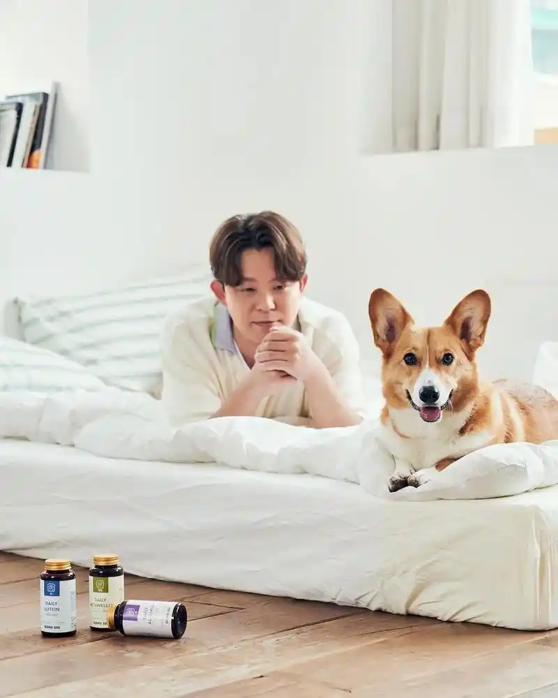 安胜浩dermadog广告拍摄tony.狗狗ricky和de - 抖音