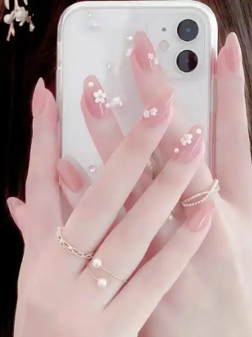 夏天指甲2023新款美甲显手白高级气质简单