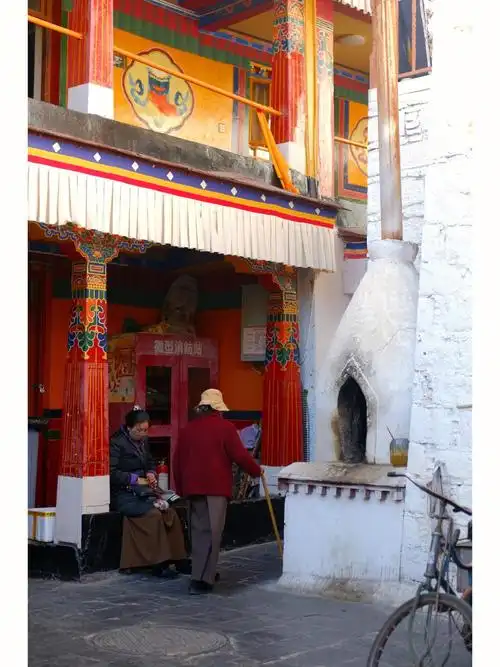 拉萨寺庙拉萨四大林一功德林寺