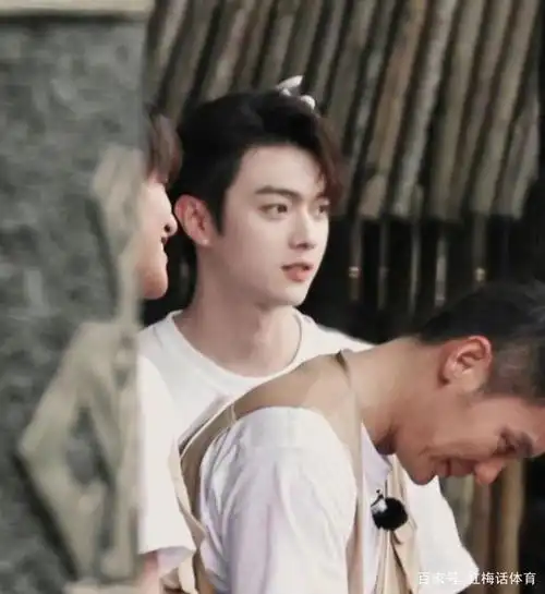 许凯张哲瀚上跑男9:两人身高只差4cm,站一起时差距却很明显