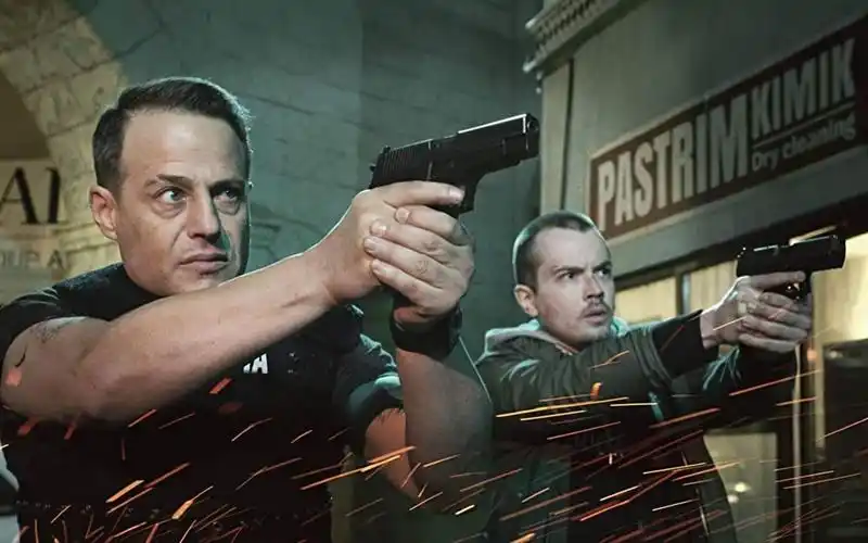 cqb枪战戏标杆之作——电影《勇敢者》(lazarat)枪战场面战术解析(上)