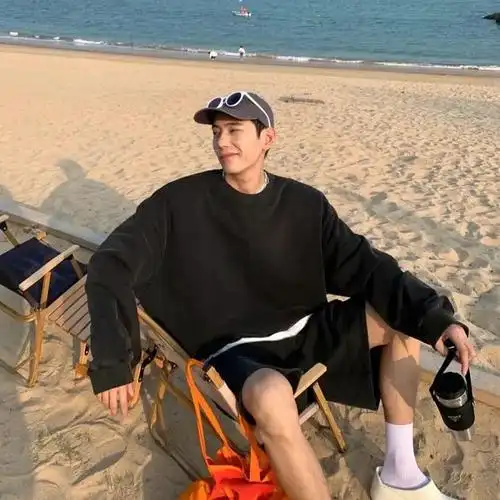 男生头像就是忙碌和早睡治愈自己最好的办法