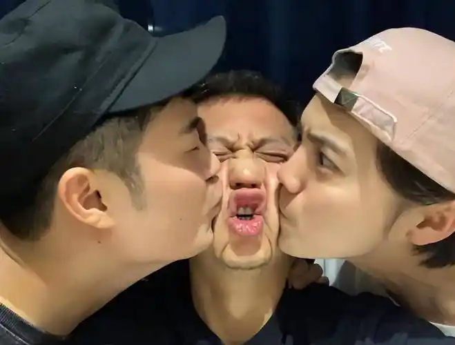 初代跑男团聚会,有人形象崩塌有人分手,baby不再是团宠_邓超_郑恺