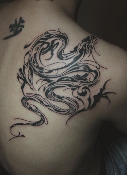 背部图腾龙纹身图案龙纹身后背纹身