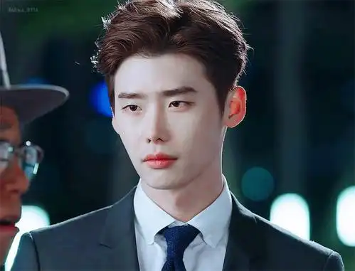 帅气韩国欧巴李钟硕颜值回归,个人ig 晒短发时尚新照!_发型