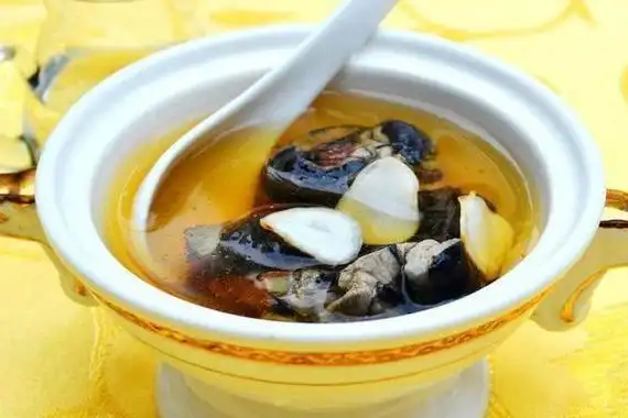 p>霸王花乌鸡汤.可增加汤品益气补血,滋补肝肾的作用. /p>