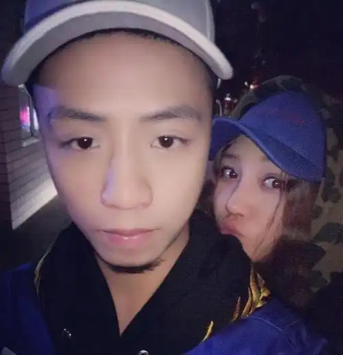 满舒克女朋友王齐铭女朋友李佳隆女朋友都败给了他的女朋友