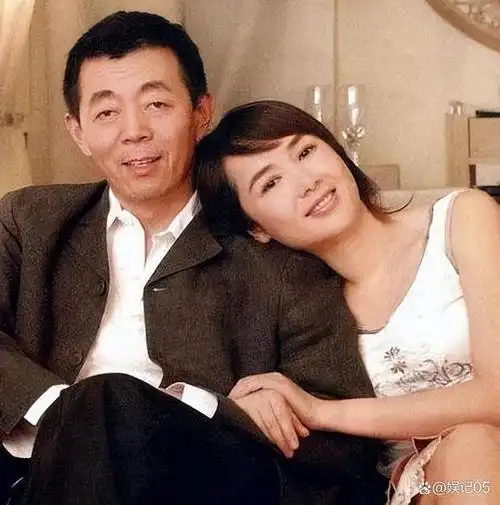 马舒雅和文章双双出轨事件马舒雅还曾发生过婚内出轨的事件.