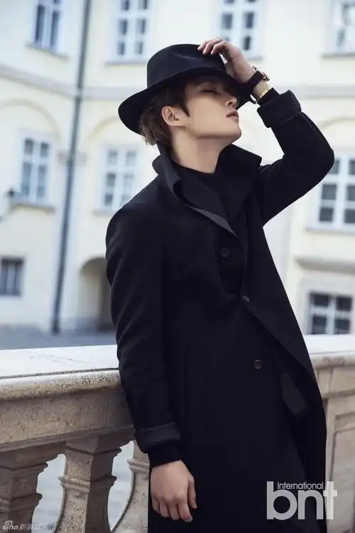 12.04】【明星】凶残大图100张!金在中维也纳写真帅舔屏