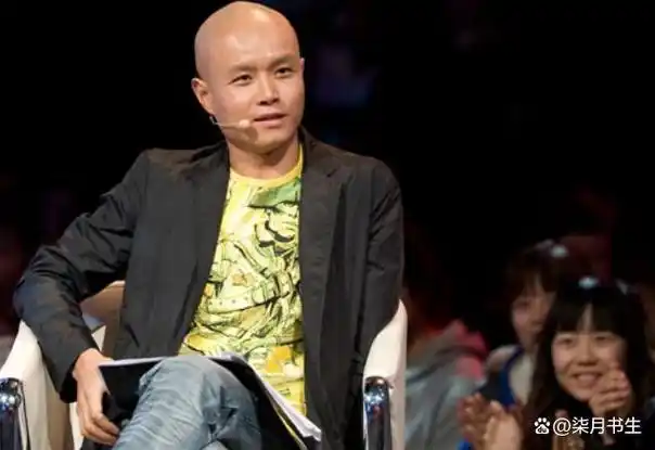 在2010-2013年的非诚勿扰舞台上,两位光头同台搭档,联袂主持,点爆了