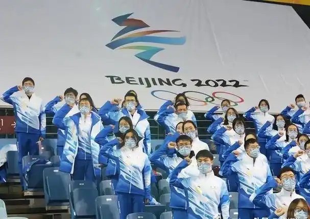 闹大了!巴黎奥运会当志愿者,一顿午饭吃破防:干巴面包干巴人生