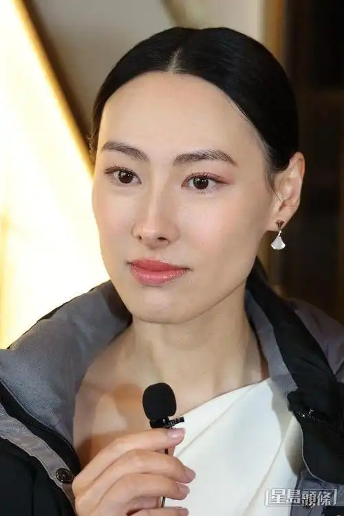 梁洛施重申没收过李泽楷5亿分手费,在家做宅女被儿子催拍拖