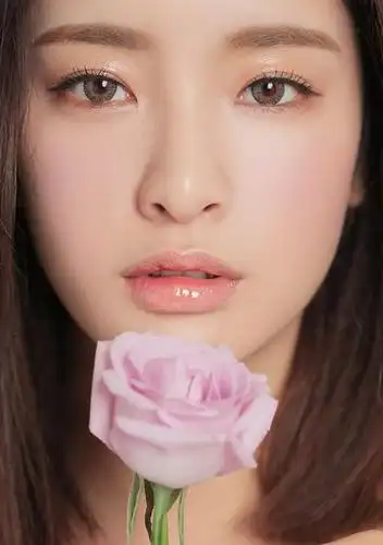 一秒画出韩式花瓣唇4款双色夹心唇膏大行其道