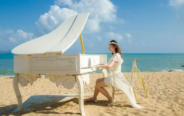 三亚旅游让你眼前一亮的美女及美景