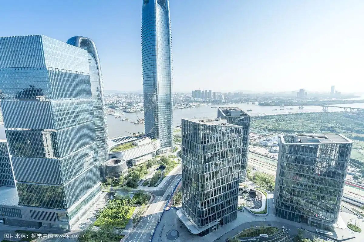晴天白昼的广州国际金融城