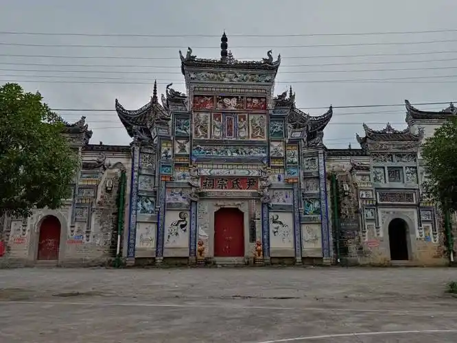 尹氏宗祠作为黄埔军校第二分校十四军官总队旧址,承载了抗日最后一战