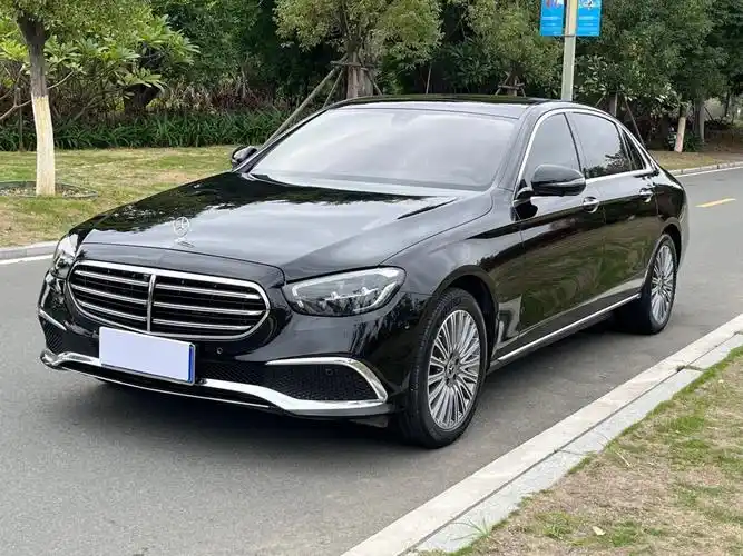 奔驰 奔驰e级  2021款 改款 e 300 l 豪华型图片