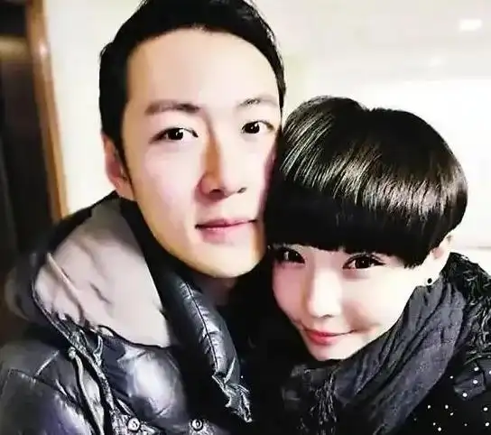 曾经夕又米和杨一柳在一起过,杨一柳是张子萱的前男友,据说陈赫和张