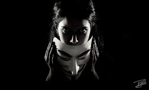 所有伪善面具的背后,永远是一张贪婪无比的面孔.