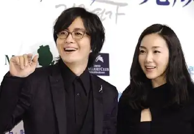 裴勇俊崔智友再续"恋歌"