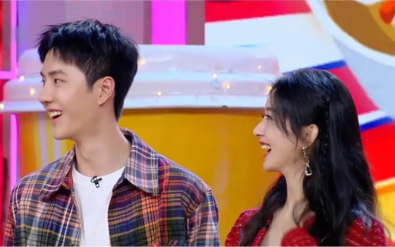 【赵丽颖x王一博】天天向上同框逛吃cut～姐弟合体发糖,全程高甜!