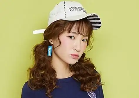 大圆脸少女如何扎马尾辫缩脸灵动 这几款刘海马尾辫大学女生借鉴