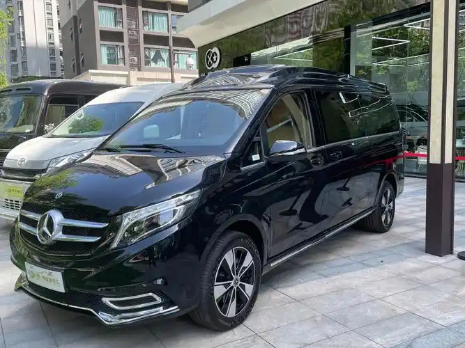 奔驰vs980高顶七座 数一数二的舒适性 想要的牌面舒适性 他都能满足