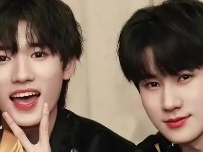 张真源 #宋亚轩 #源轩 #轩源 #我的cp天下第一甜 蒙眼撕名牌游戏里黏