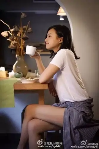 浙江电视台美女主播是我们苍南人叫陈晶晶