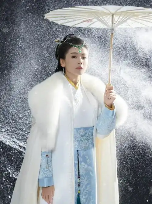 刘涛再现霓凰造型,拿起长剑宛如初恋,琅琊榜女神再度回归