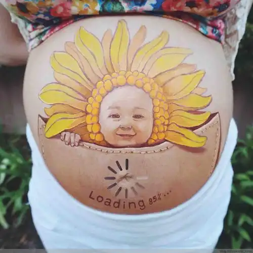 90后准妈妈的创意怀孕彩绘