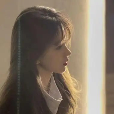 唯美意境侧脸女生头像超清好看的唯美意境侧脸女头图片