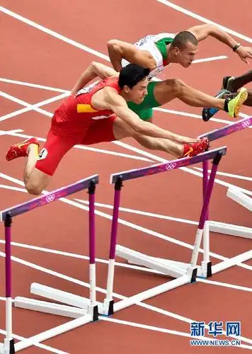 当日,中国选手刘翔在伦敦奥运会田径男子110米栏预赛中摔倒,无缘晋级.